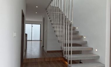 VENTA DE CASA EN URB PLAZA ASTURIAS