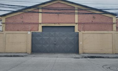 Bodega/Galpón de alquiler en la Ave Juan Tanca Marengo, 840 m2, 1 oficina.