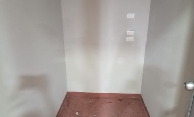 Bodega/Galpón de alquiler en la Ave Juan Tanca Marengo, 840 m2, 1 oficina.