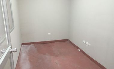 Bodega/Galpón de alquiler en la Ave Juan Tanca Marengo, 840 m2, 1 oficina.