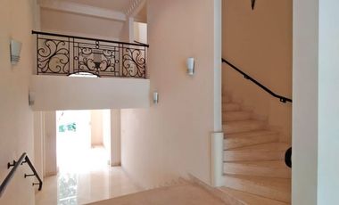 Luxury house for rent in Kemang, suitable for high-ranking expats, 600m2, 6 bedrooms