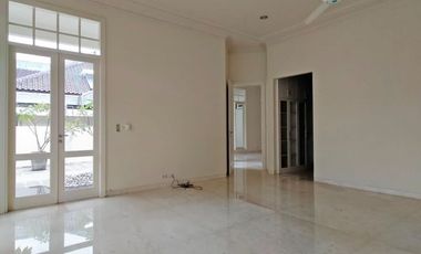 Luxury house for rent in Kemang, suitable for high-ranking expats, 600m2, 6 bedrooms