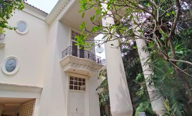 Luxury house for rent in Kemang, suitable for high-ranking expats, 600m2, 6 bedrooms