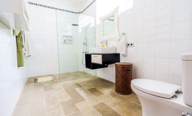 Dijual Villa Mewah 5 Kamar di Kutuh Kuta Selatan | Ada Gym & Kolam Renang