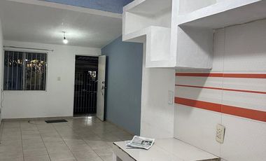 RENTO CASA EN SAN MARCIAL A UNA CALLE DE FARMACIA GUADALAJARA