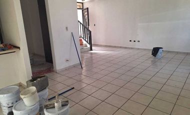 Casa Venta en Cumbres 5to Sect  (arriba de Leones)