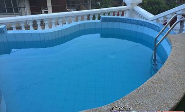 4 Bedroom House with Pool