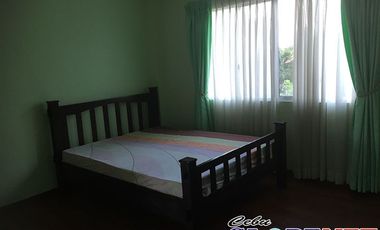 4 Bedroom House with Pool