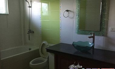 4 Bedroom House with Pool