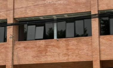 Disewa & Dijual Ruko 3 Lantai Berlokasi Strategis di Karawaci Tangerang - Siap Pakai