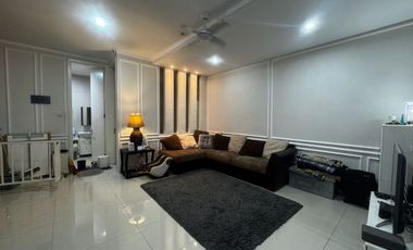 FOR SALE !! nice house and comfy at Discovery eola Bintaro