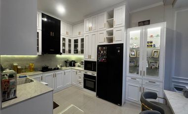 FOR SALE !! nice house and comfy at Discovery eola Bintaro