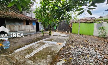 TANAH SOLO KOTA DEKAT STASIUN JEBRES