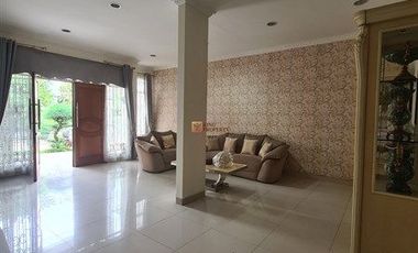 Dekat RSPI & Lippo Mall Puri, Disewakan Rumah 239m2 Puri Mansion Furnished, Fasilitas Kolam Renang, Kids Playground, Basket Court, Tennis Court, Club
