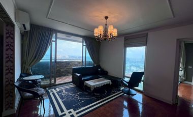 Condo for Rent : 3 bedrooms at Riviera Condominium