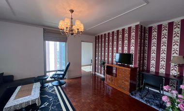 Condo for Rent : 3 bedrooms at Riviera Condominium