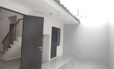 Sewa Rumah Murah Cluster Shinano Belakang Sudah Keramik, Dekat Area Komersial Jakarta Garden City, Cakung 030
