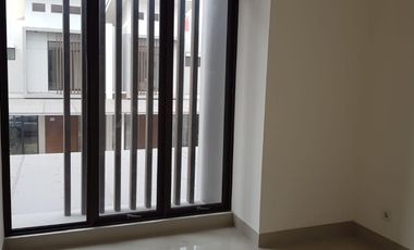 Sewa Rumah Murah Cluster Shinano Belakang Sudah Keramik, Dekat Area Komersial Jakarta Garden City, Cakung 030