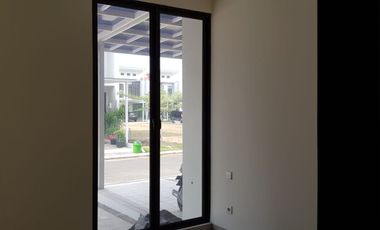 Sewa Rumah Murah Cluster Shinano Belakang Sudah Keramik, Dekat Area Komersial Jakarta Garden City, Cakung 030