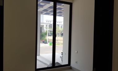 Sewa Rumah Murah Cluster Shinano Belakang Sudah Keramik, Dekat Area Komersial Jakarta Garden City, Cakung 030