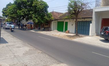 Ruko dijual di Jl Raya Sapen Mojolaban Sukoharjo akses jalan lebar simpangan 2 mobil