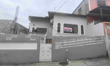 Vive y Genera ingresos! Propiedad a 3 minutos de CC Mall del Río y Coral