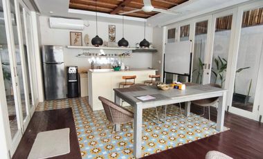 FOR SALE MODERN MINIMALIS VILLA WITH A BEAUTY SWIMMING POOL AT CANGGU