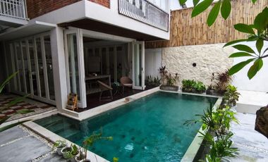 FOR SALE MODERN MINIMALIS VILLA WITH A BEAUTY SWIMMING POOL AT CANGGU