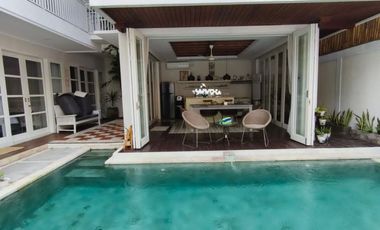 FOR SALE MODERN MINIMALIS VILLA WITH A BEAUTY SWIMMING POOL AT CANGGU