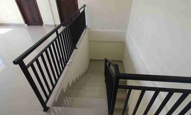 rumah area strategis gatot subroto tengah SHM cocok untuk hunian nyaman