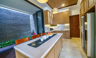 BRAND NEW VILLA - Kawasan Strategis Aman dan Nyaman (BACA DESKRIPSI)