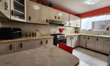 VENDO CASA 3 PISOS CHACARILLA SURCO CONDOMINIO PARQUES