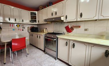 VENDO CASA 3 PISOS CHACARILLA SURCO CONDOMINIO PARQUES