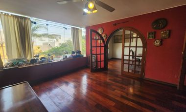 VENDO CASA 3 PISOS CHACARILLA SURCO CONDOMINIO PARQUES