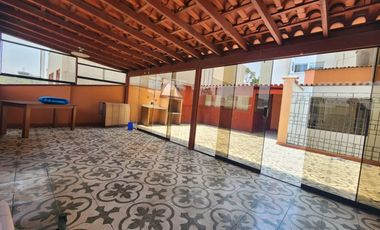 VENDO CASA 3 PISOS CHACARILLA SURCO CONDOMINIO PARQUES
