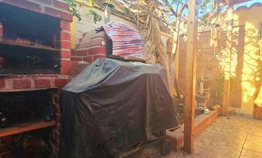 Venta casa sólida dos pisos Villa John Wall, Arica