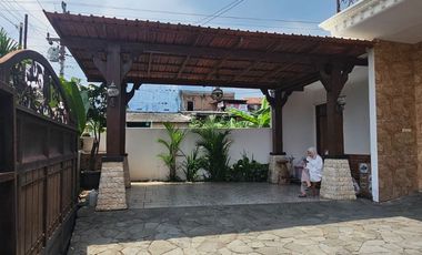 Jual Rumah Luas 2 Lantai Penginapan dan kost di sawunggaling banyumanik