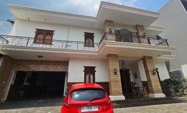 Jual Rumah Luas 2 Lantai Penginapan dan kost di sawunggaling banyumanik