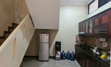 Jual Rumah Luas 2 Lantai Penginapan dan kost di sawunggaling banyumanik