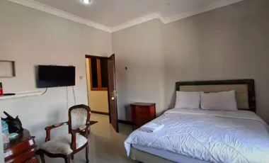 Jual Rumah Luas 2 Lantai Penginapan dan kost di sawunggaling banyumanik