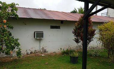 VENTA DE CASA EN SUA – IDEAL PARA HOSTERÍA, ASILO O PROYECTO TURÍSTICO 📍 Sua, Esmeraldas – Balneario turístico, a pocos metros del mar