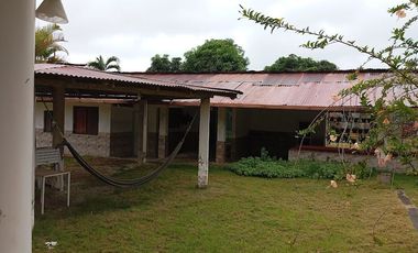 VENTA DE CASA EN SUA – IDEAL PARA HOSTERÍA, ASILO O PROYECTO TURÍSTICO 📍 Sua, Esmeraldas – Balneario turístico, a pocos metros del mar