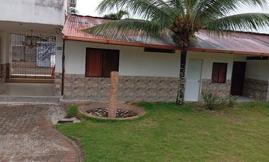 VENTA DE CASA EN SUA – IDEAL PARA HOSTERÍA, ASILO O PROYECTO TURÍSTICO 📍 Sua, Esmeraldas – Balneario turístico, a pocos metros del mar