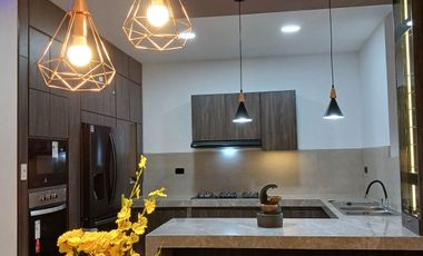 VENTA DE CASA DE 2 PISOS – BALCONES DE TACHINA, ESMERALDAS