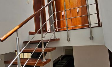 ARRIENDO CASA ENTRADA DE CHIA – AL LADO DE MCDONALD´S