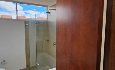 ARRIENDO CASA ENTRADA DE CHIA – AL LADO DE MCDONALD´S