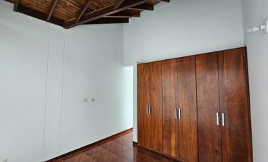 ARRIENDO CASA ENTRADA DE CHIA – AL LADO DE MCDONALD´S