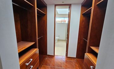 ARRIENDO CASA ENTRADA DE CHIA – AL LADO DE MCDONALD´S