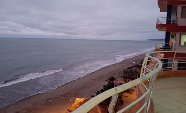 Remate! Lindo Departamento en la Playa de Atacames – Arco Iris 🏡🏖  🔹 Departamento en oferta especial 🔥 🔹 3 dormitorios amplios y cómodos 🛏️ 🔹 U