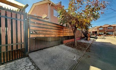 LOS ANDES - ARRIENDA CASA DE DOS PISOS 2D 1B VILLA EL CARMEN